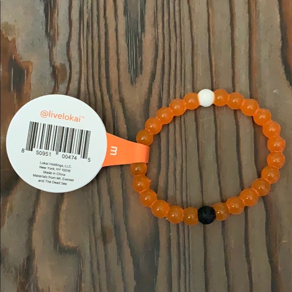 lokai Find Your Balance Bracelet - Picture 2 of 8